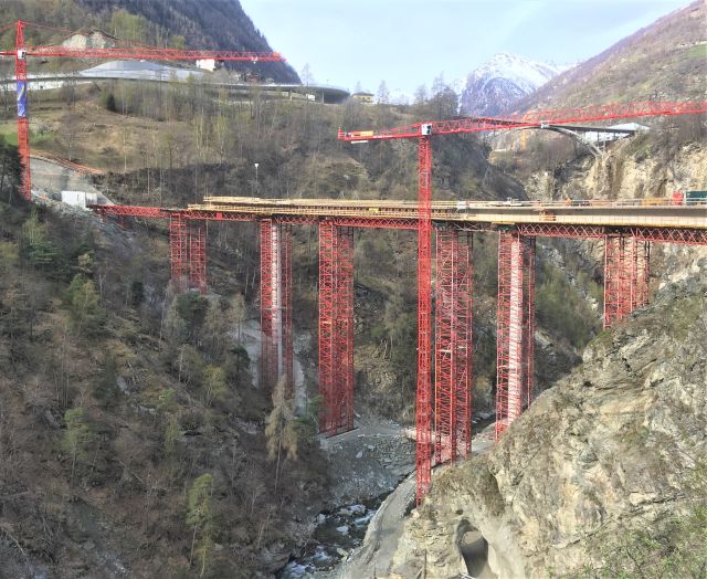 Chinegga-Brücke, Stalden