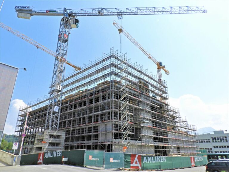 Gebäudeansicht während der Bauphase