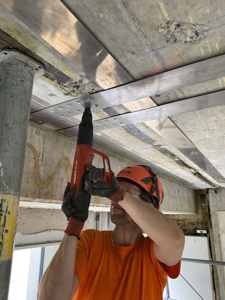 Versetzten Verankerungsbolzen